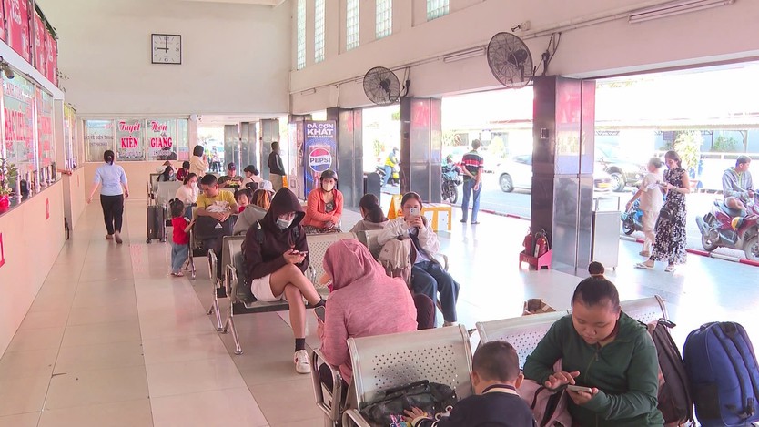 TP. Hồ Chí Minh: Tăng cường tàu xe, bảo đảm nhu cầu đi lại dịp Tết- Ảnh 3.