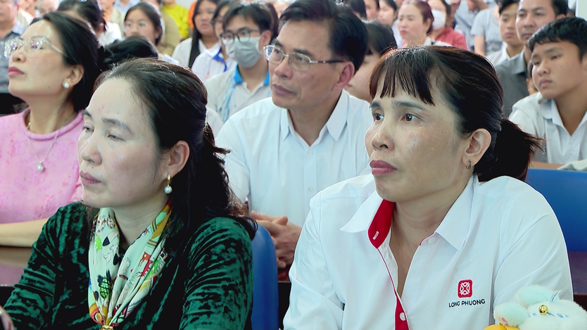Gần 3 tỷ đồng chia sẻ yêu thương với trẻ mồ côi do dịch Covid-19 - Ảnh 4.