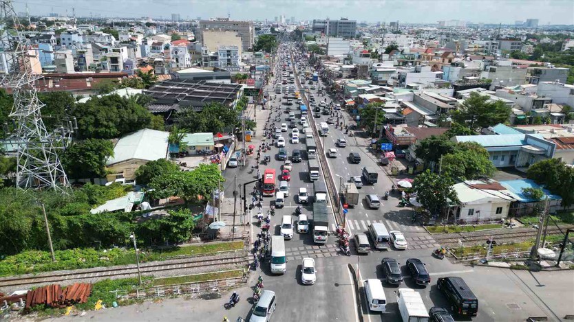 TP. Hồ Chí Minh mở rộng 4 cửa ngõ gấp 2-3 lần để xóa kẹt xe - Ảnh 2.