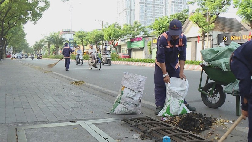 Những người giữ “sắc xuân” trong kỳ nghỉ lễ- Ảnh 3.