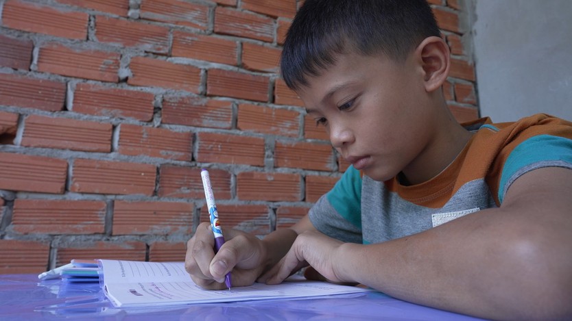 Trung Quý: Tuổi thơ bắt ốc cùng cha, dành từng đồng chữa bệnh cho mẹ - Ảnh 10.
