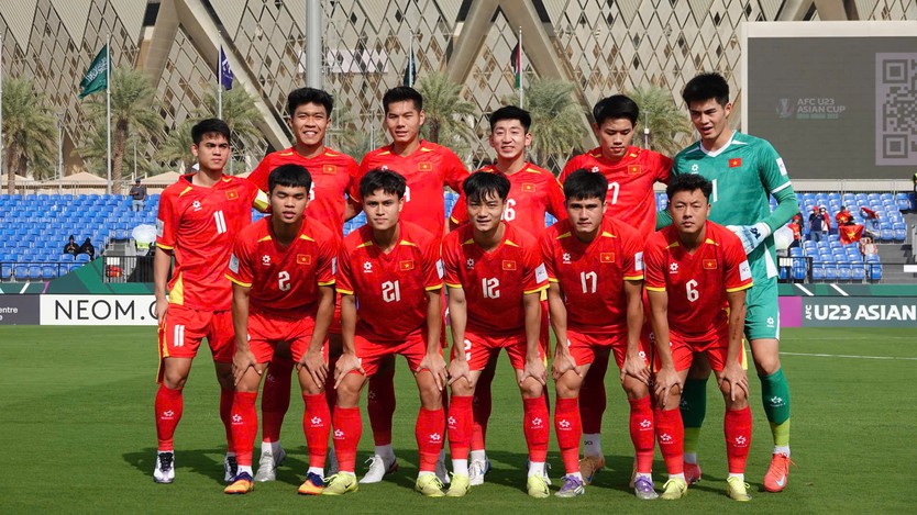 Không thể đoán trong đầu HLV Kim suy nghĩ những gì, khán giả thích mê còn đối thủ rối bời! - Ảnh 1.
