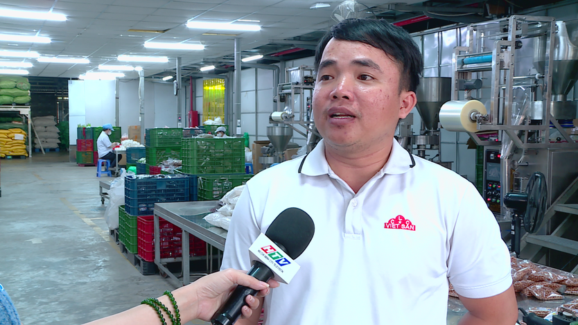TP. Hồ Chí Minh: Doanh nghiệp chủ động tăng lương, "giữ chân" người lao động mùa cao điểm Tết - Ảnh 3.