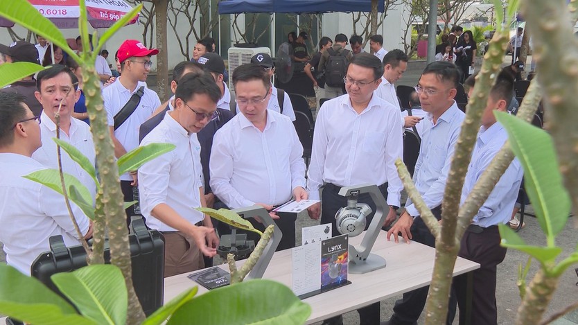 TP. Hồ Chí Minh đẩy mạnh đột phá thể chế, dẫn dắt đổi mới sáng tạo và chuyển đổi số - Ảnh 6.