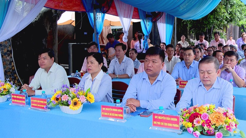 Tam Bình khởi công nâng cấp, cải tạo 33 tuyến hẻm - Ảnh 1.