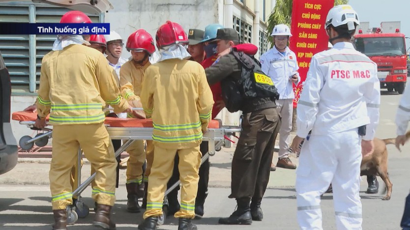 Công an TP. Hồ Chí Minh diễn tập phương án chữa cháy quy mô lớn tại PTSC M&C - Ảnh 1.
