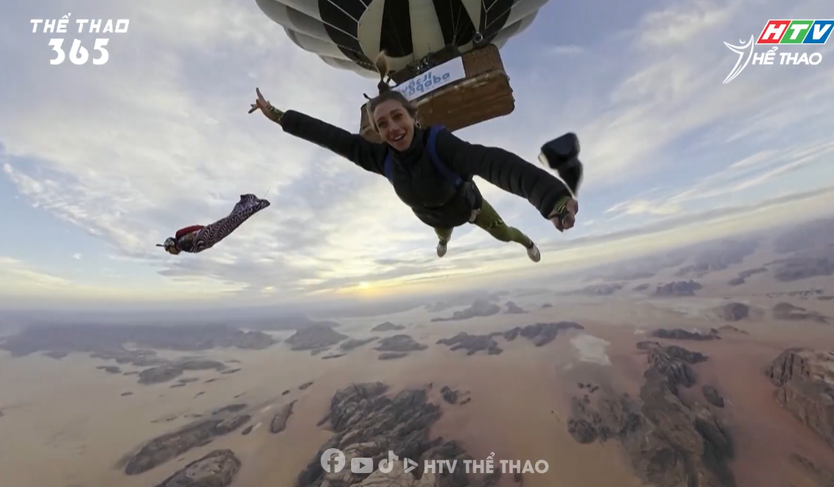 Nhảy dù từ khinh khí cầu giữa sa mạc Wadi Rum- Ảnh 7.