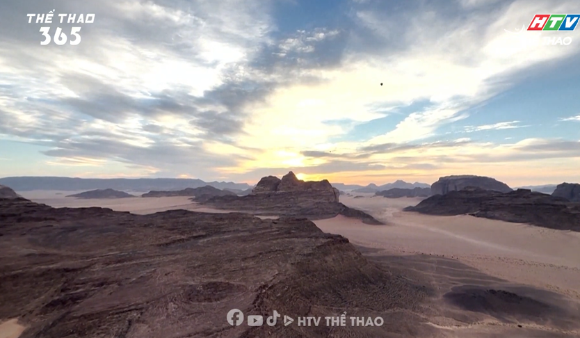Nhảy dù từ khinh khí cầu giữa sa mạc Wadi Rum- Ảnh 9.