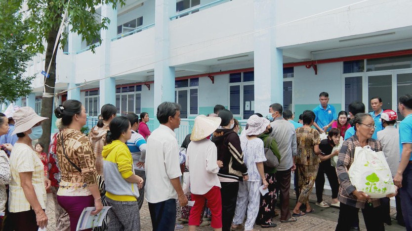 TP. Hồ Chí Minh hỗ trợ sinh kế, tạo nền tảng giảm nghèo bền vững - Ảnh 3.
