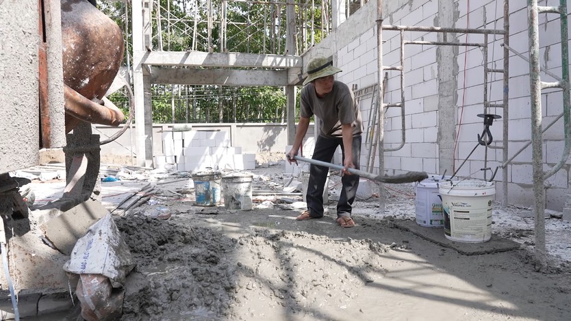 Cô bé mong mua áo mới cho cha | Mái ấm gia đình Việt - Ảnh 4.