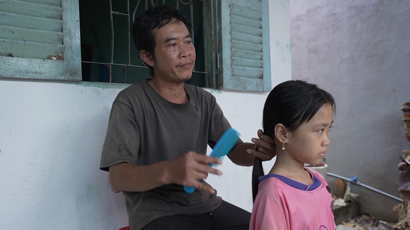 Cô bé mong mua áo mới cho cha | Mái ấm gia đình Việt - Ảnh 8.