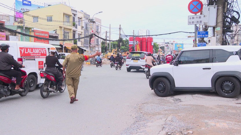 Phân luồng giao thông phục vụ thi công metro số 2 - Ảnh 4.