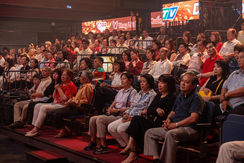 Đêm diễn kín chỗ và tình yêu 26 năm dành cho Thay lời muốn nói- Ảnh 25.