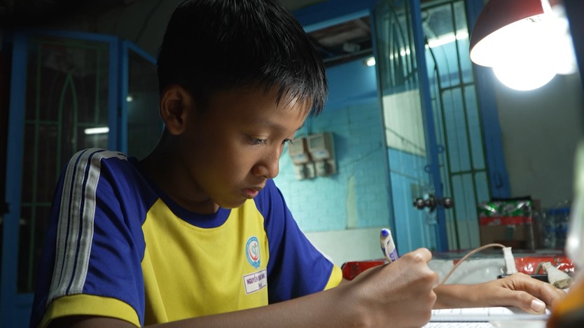 Cậu bé chăm mẹ ung thư giai đoạn cuối | Mái ấm gia đình Việt - Ảnh 3.