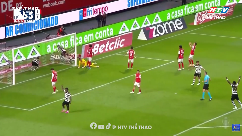Hai thủ môn cùng "phản lưới nhà" trong trận Sporting thắng ngược Braga - Ảnh 3.