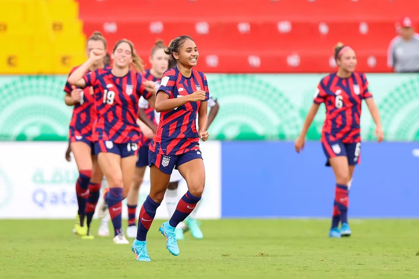 Alyssa Thompson: Từ đường chạy tốc độ đến giấc mơ World Cup nữ 2027 - Ảnh 2.