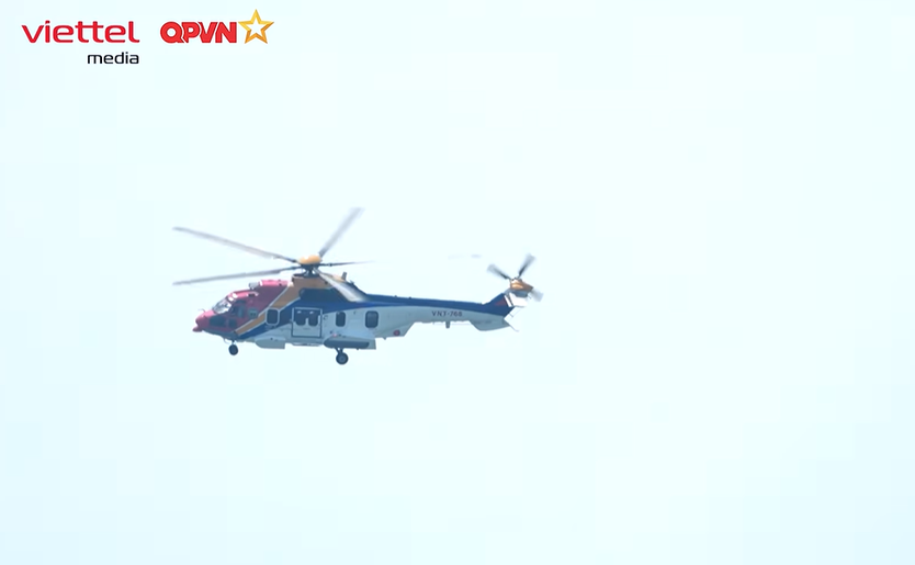 Châu Bùi, Văn Mai Hương xúc động khi lần đầu ngồi trực thăng quân đội | Sao Nhập Ngũ 2026 - Ảnh 6.