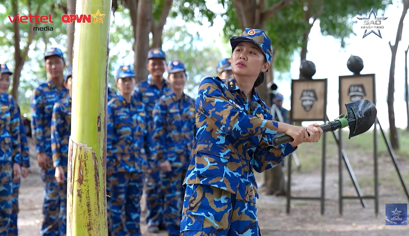 Minh Trang bật khóc, Văn Mai Hương hát “Cầu vồng lấp lánh” | Sao Nhập Ngũ 2026 - Ảnh 5.