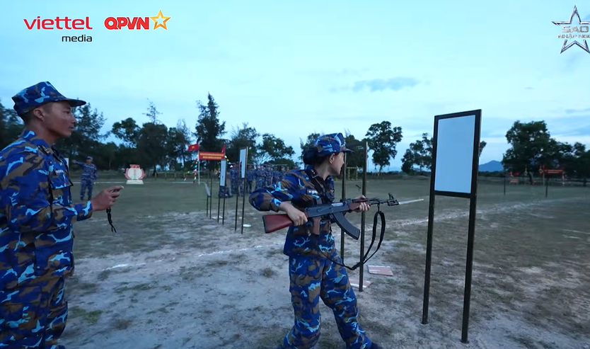 Minh Trang bật khóc, Văn Mai Hương hát “Cầu vồng lấp lánh” | Sao Nhập Ngũ 2026 - Ảnh 10.