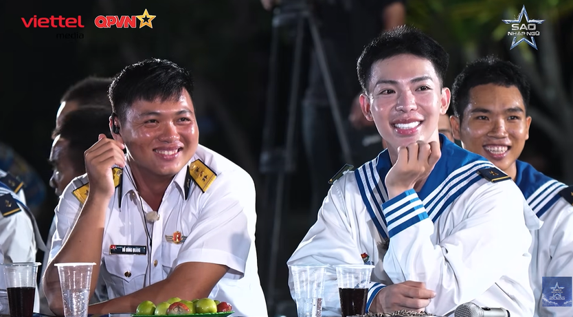 Minh Trang bật khóc, Văn Mai Hương hát “Cầu vồng lấp lánh” | Sao Nhập Ngũ 2026 - Ảnh 26.