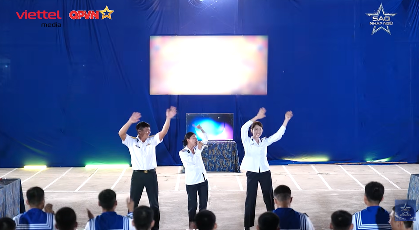 Minh Trang bật khóc, Văn Mai Hương hát “Cầu vồng lấp lánh” | Sao Nhập Ngũ 2026 - Ảnh 28.