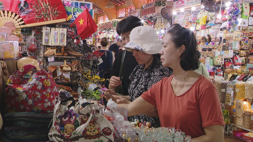 TP. Hồ Chí Minh nâng chất lượng dịch vụ, xây dựng điểm đến du lịch thân thiện - Ảnh 3.