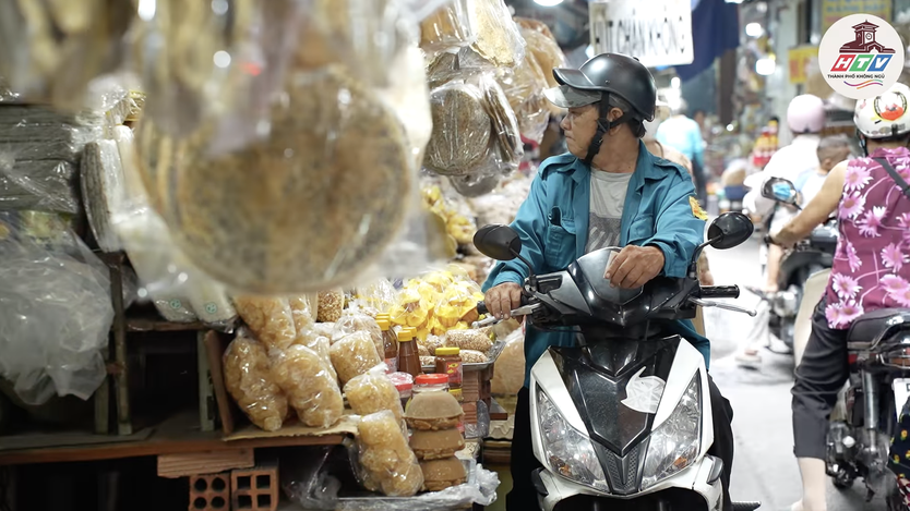 Bánh thuẫn chợ Bà Hoa | HTV Thành phố không ngủ - Ảnh 12.