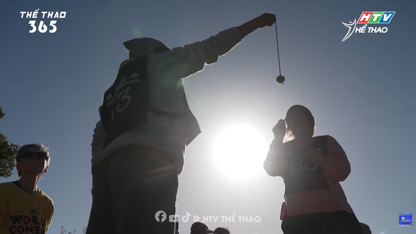 Kỳ thú giải vô địch Conker thế giới: Khi hạt dẻ trở thành môn thể thao - Ảnh 2.