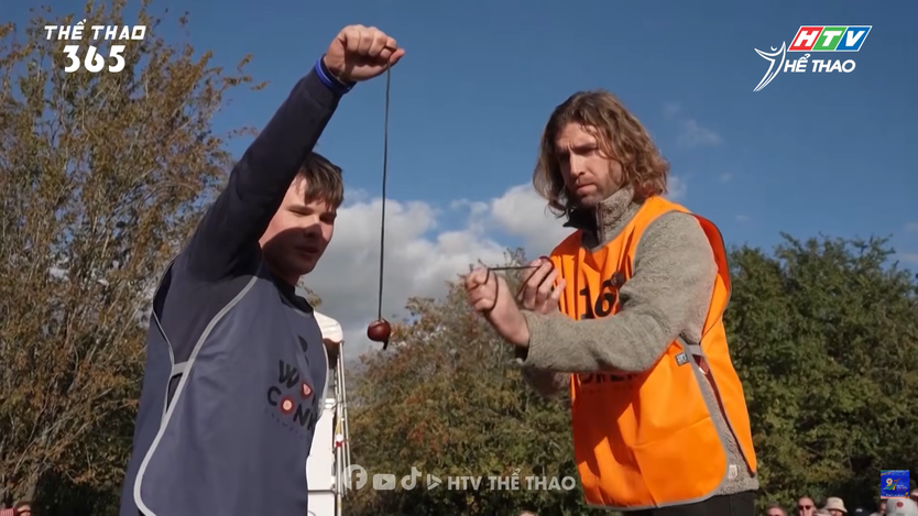 Kỳ thú giải vô địch Conker thế giới: Khi hạt dẻ trở thành môn thể thao - Ảnh 3.