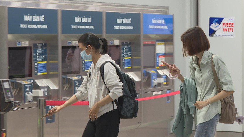 Mua vé trực tuyến, thêm tiện ích cho hành khách xe buýt và Metro - Ảnh 3.
