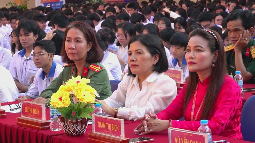 Trợ giúp pháp lý phòng chống ma túy học sinh: Nhân rộng mô hình phối hợp giữa nhà trường và cơ sở - Ảnh 2.