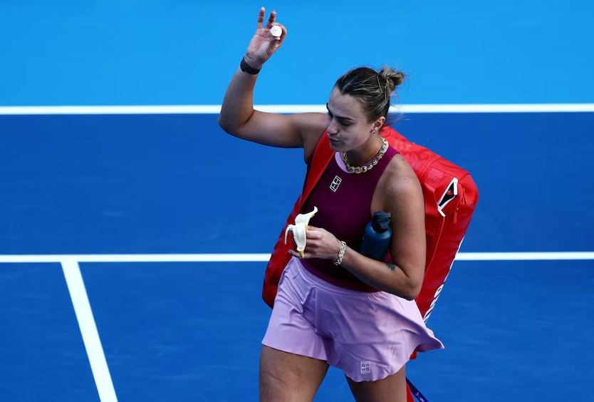 Tay vợt Aryna Sabalenka dừng chân sớm ở vòng 32 tại Wuhan Open - Ảnh 1.