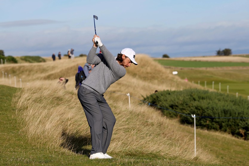 Race to Dubai: Học hỏi đồng đội Ryder Cup, tay golf Rory McIlroy đổi gu thời trang và nâng cấp thiết bị trước chặng cuối - Ảnh 2.