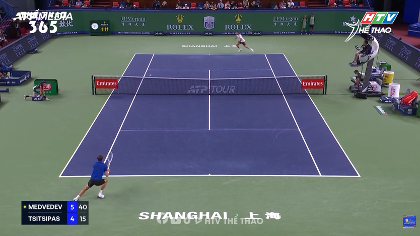 Medvedev đánh bại Tsitsipas, tiến gần danh hiệu Thượng Hải Masters- Ảnh 3.