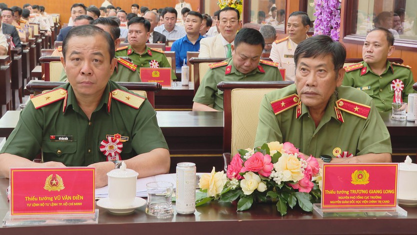 Phòng Cảnh vệ miền Nam đón nhận Huân chương Bảo vệ Tổ quốc hạng Nhì - Ảnh 2.