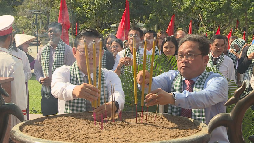 Hành trình hữu nghị tại Côn Đảo thúc đẩy ngoại giao nhân dân - Ảnh 2.
