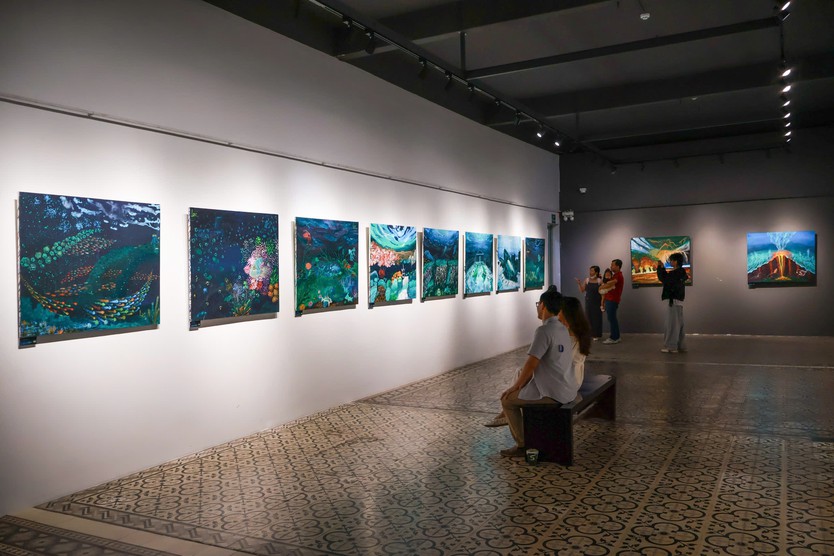 Khám phá đại dương qua hơn 70 tác phẩm hội họa tại triển lãm “Từ Biển Sâu - Into The Ocean” - Ảnh 4.