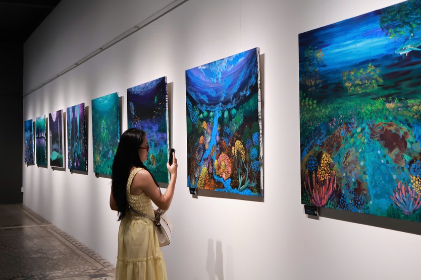 Khám phá đại dương qua hơn 70 tác phẩm hội họa tại triển lãm “Từ Biển Sâu - Into The Ocean” - Ảnh 7.