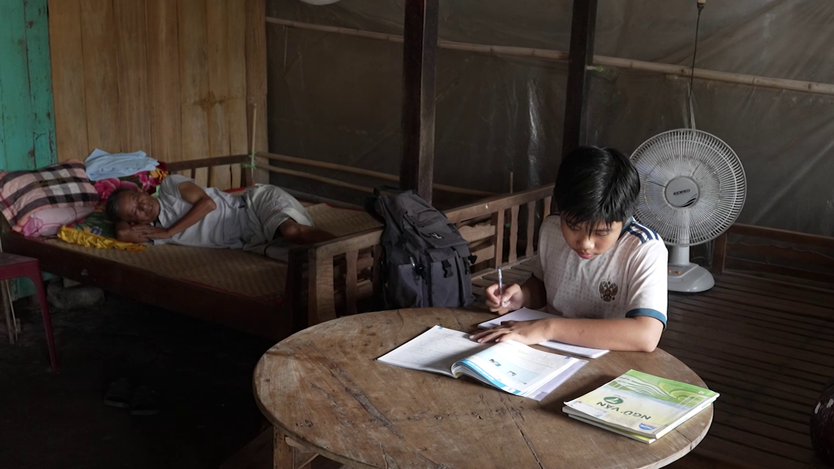 Cậu bé lo sợ mất người thân duy nhất | Mái ấm gia đình Việt - Ảnh 8.