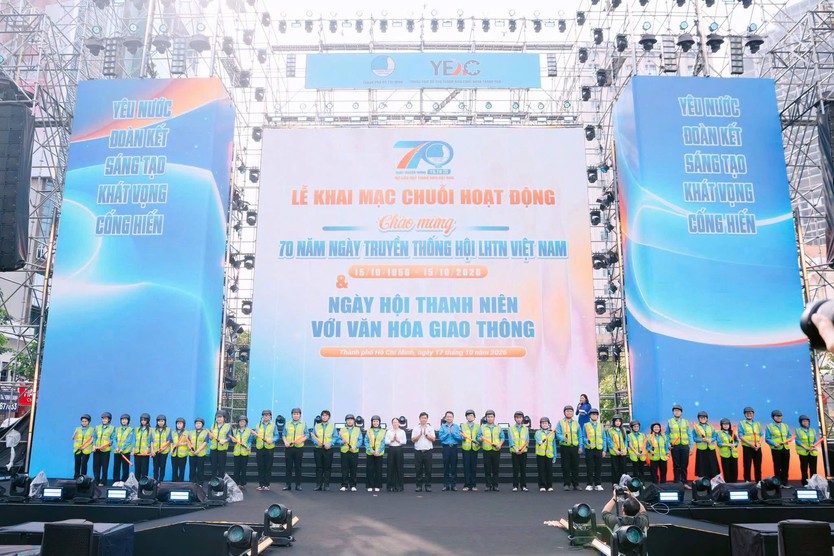 3.070 người trẻ cùng cất vang "Lên đàng", xác lập kỷ lục Việt Nam - Ảnh 2.
