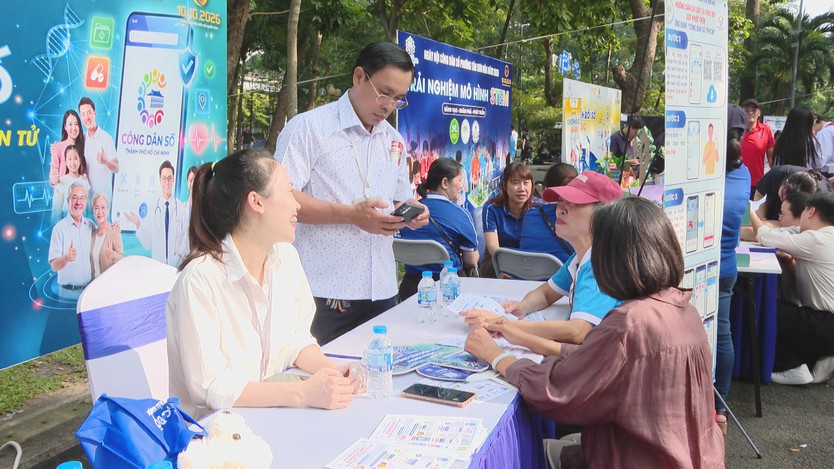 Phường Tân Sơn Hòa ra mắt 21 Tổ Công nghệ số cộng đồng, hỗ trợ người dân chuyển đổi số - Ảnh 5.