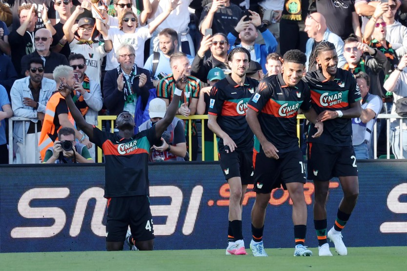 Barcelona thắng trận thứ 9 tại La Liga, Yamal ghi siêu phẩm - Ảnh 4.