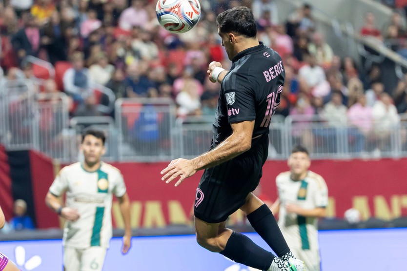 Messi góp dấu giày vào cả 3 bàn thắng, Inter Miami thắng Atlanta United - Ảnh 3.