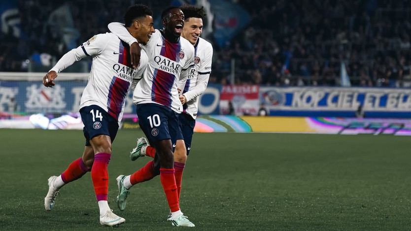 PSG ngược dòng thắng Strasbourg, trở lại ngôi đầu Ligue 1- Ảnh 1.