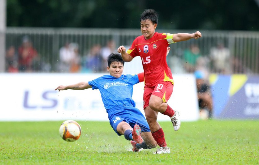 TP. Hồ Chí Minh I nâng cúp vô địch, lập kỷ lục 8 mùa liên tiếp - Ảnh 2.