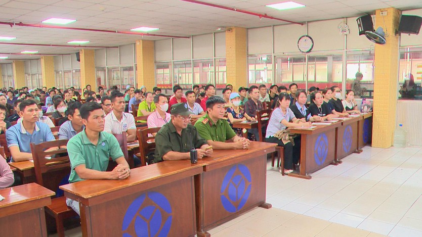 Nâng cao nhận thức pháp luật cho lao động dân tộc thiểu số - Ảnh 1.