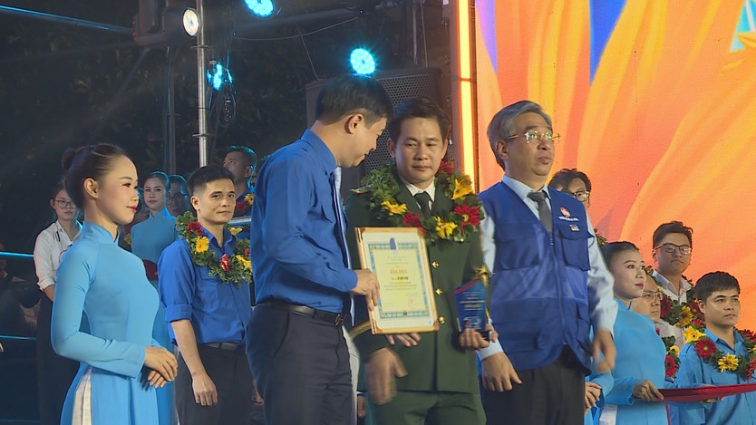 TP. Hồ Chí Minh khơi dậy khát vọng cống hiến của tuổi trẻ nhân kỷ niệm 70 năm Ngày truyền thống Hội Liên hiệp Thanh niên Việt Nam - Ảnh 6.