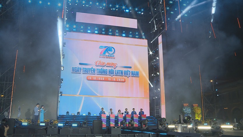 TP. Hồ Chí Minh khơi dậy khát vọng cống hiến của tuổi trẻ nhân kỷ niệm 70 năm Ngày truyền thống Hội Liên hiệp Thanh niên Việt Nam - Ảnh 4.