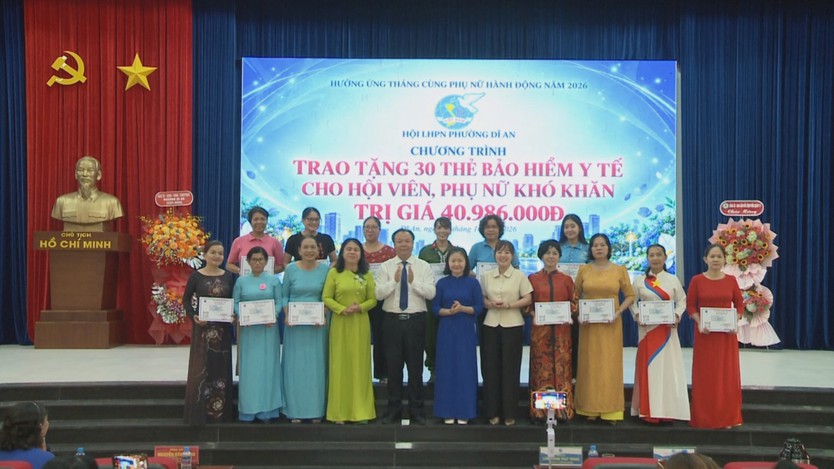 Phường Dĩ An chăm lo hội viên phụ nữ khó khăn nhân ngày 20/10 - Ảnh 2.
