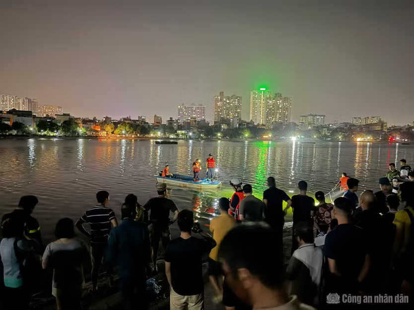 Hai người đuối nước tử vong ở hồ Định Công - Ảnh 2.